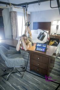 www.collegecaptures.com - Claire Irons: Hanging around (Inverted Suspension) thumbnail